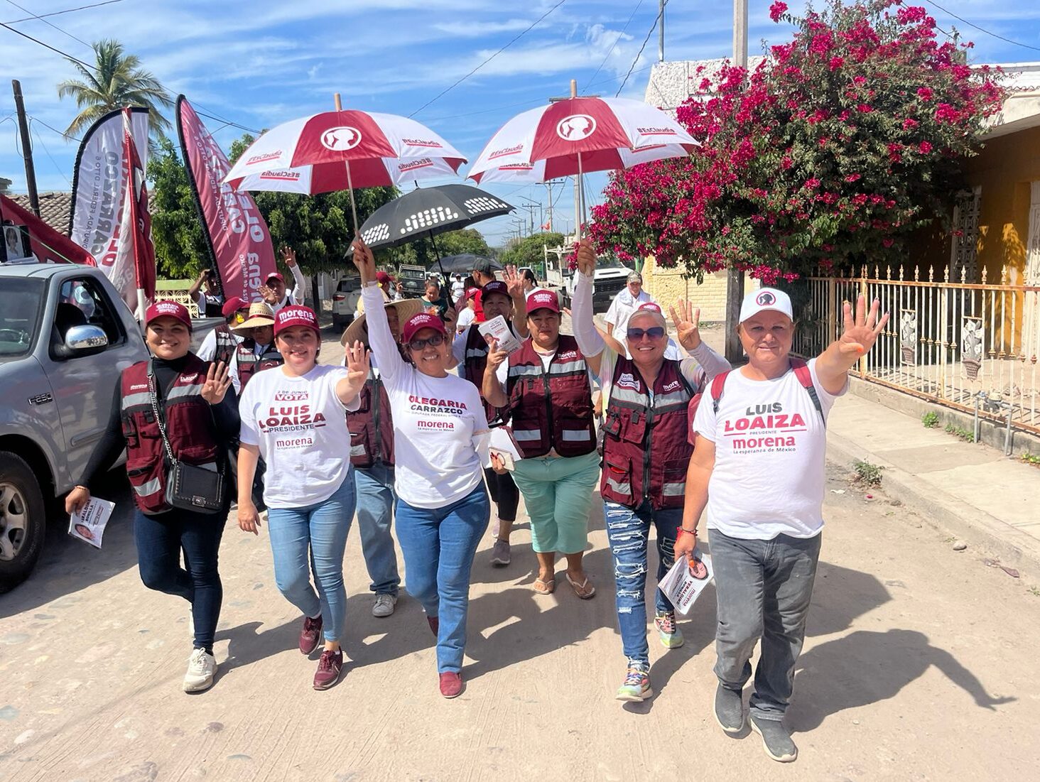 Los habitantes de los pueblos de Coyotitan, Piaxtla de Abajo y Piaxtla de Arriba, pertenecientes al municipio de San Ignacio, le abrieron la puerta a Olegaria Carrazco Macías y a su equipo durante el día 65 de campaña electoral.