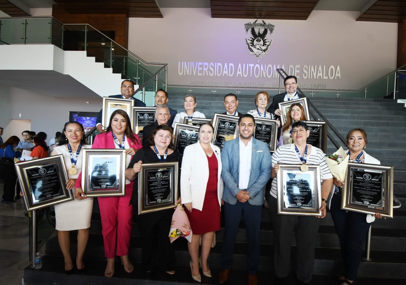 La Universidad Autónoma de Sinaloa (UAS) hizo entrega de Reconocimientos Académicos 2024 de manos del encargado del despacho de Rectoría, doctor Robespierre Lizárraga Otero, evento realizado en el Auditorio de la Autonomía Universitaria, en la capital del estado.
