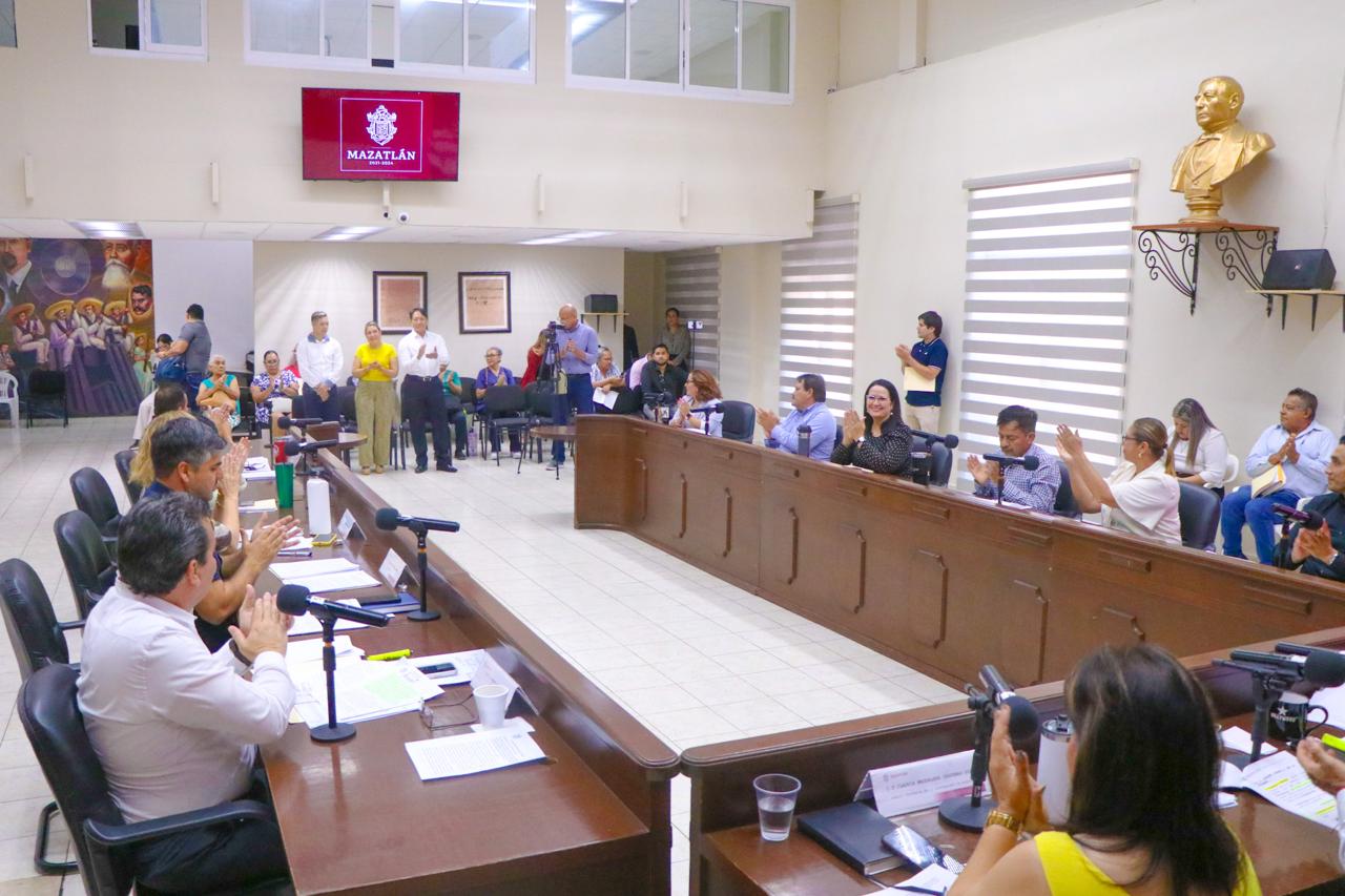 Durante la sesión de Cabildo ordinaria número 62 también aprobaron el reglamento para el manejo del fondo fijo de caja chica para la Administración Pública municipal de Mazatlán, centralizada y descentralizada.