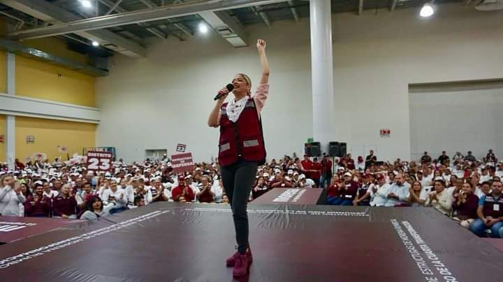 Vamos a luchar contra la corrupción y la mejor manera es gobernar con transparencia y honestidad bajo los principios de la 4 T, afirmó Estrella Palacios, candidata de Morena a la Presidencia Municipal de Mazatlán.