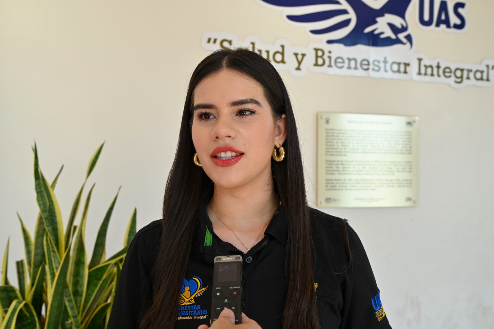 Los programas de Acción Social por el Emprendimiento que se impulsan desde la Unidad de Bienestar Universitario (UBU) de la Universidad Autónoma de Sinaloa (UAS) tienen a bien motivar e inspirar a los jóvenes a emprender acciones sociales que aporten al bienestar colectivo de la comunidad sinaloense, expresó Yedid Castañeda Leyva.