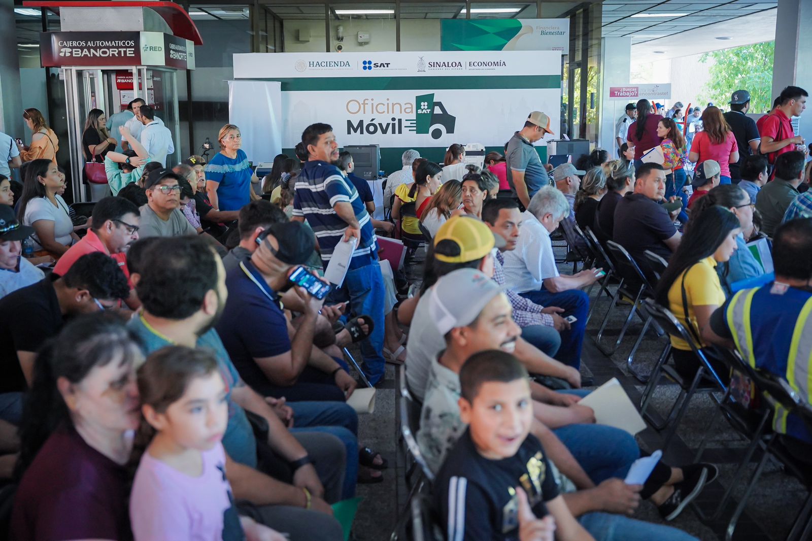 La próxima semana, del lunes 10 al viernes 14 de junio regresa la Oficina Móvil del SAT a Palacio de Gobierno en Culiacán, anunció el subsecretario de Fomento Económico, Ahuizotl López Apodaca.