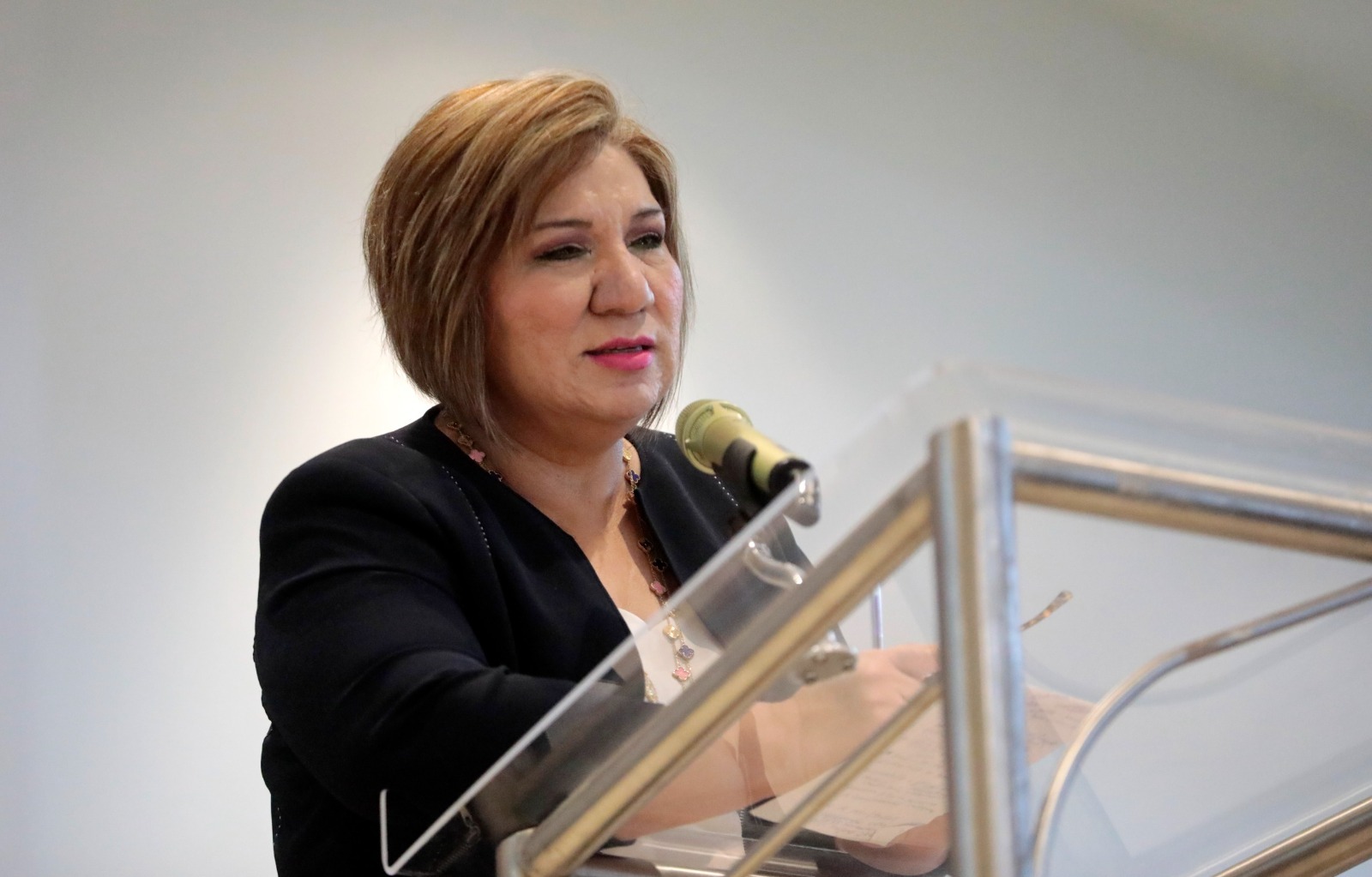 La secretaria María Inés Pérez Corral informó que, hasta el momento, se han atendido 179 comunidades a lo largo del Estado, a través de la Comisión Estatal de Agua Potable y Alcantarillado de Sinaloa (CEAPAS) con el programa emergente de sequía.