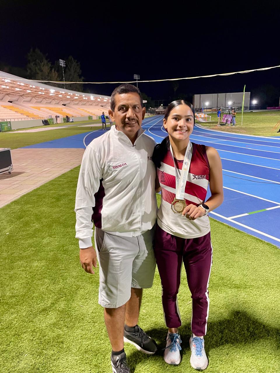 -	La velocista mazatleca abre con el pie derecho la participación de la delegación sinaloense que se encuentra disputando las medallas en el Polideportivo Revolución de Guadalajara, Jalisco 