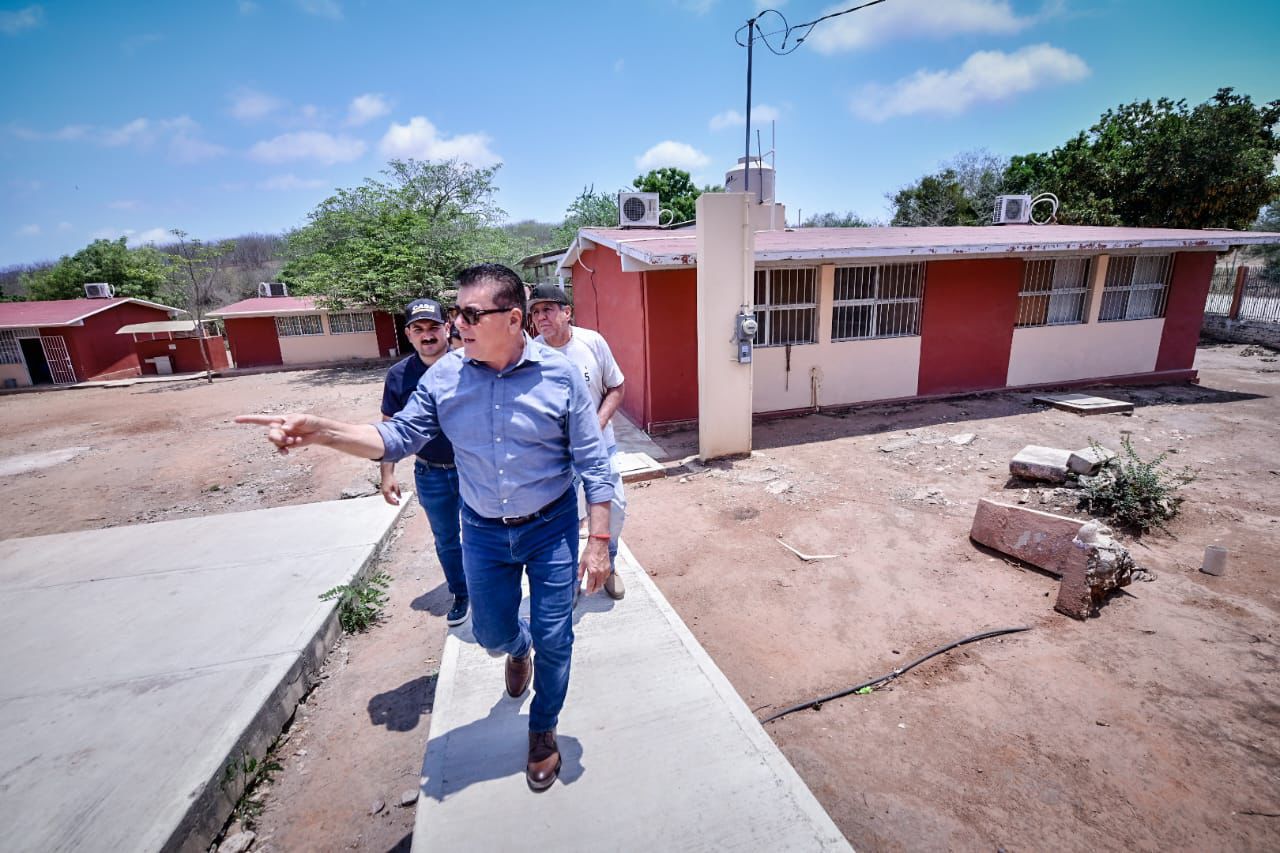 El Gobierno Municipal, liderado por el Alcalde Edgar González, ha reiniciado las visitas a sindicaturas y comunidades con el objetivo de continuar abordando las necesidades de los habitantes.