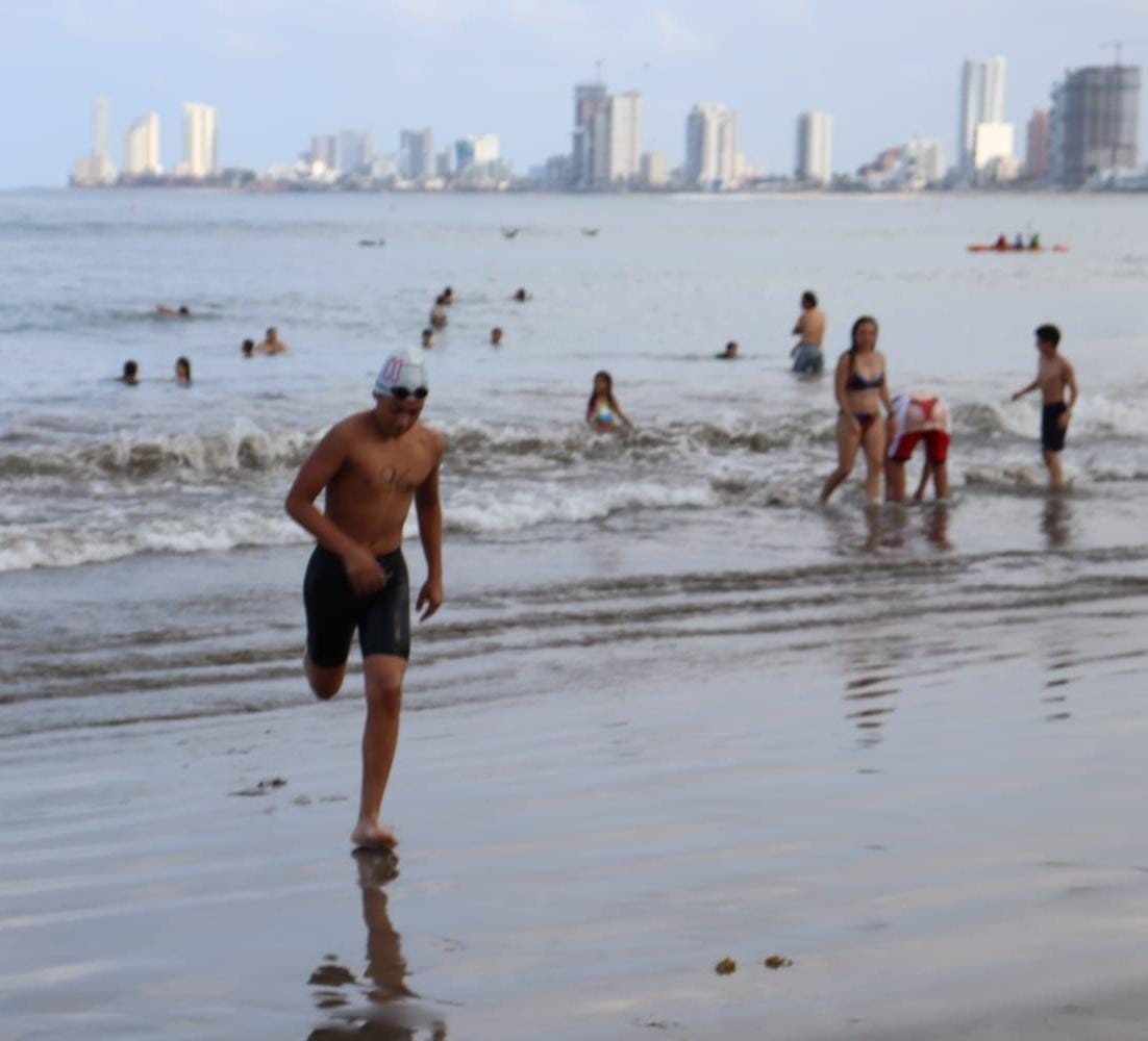 -	La Sexta Travesía Puntuable de Natación se lleva a cabo de manera exitosa con la participación de 130 nadadores provenientes de Torreón, Coahuila, Culiacán, Durango y Mazatlán, en las inmediaciones de Playa Norte