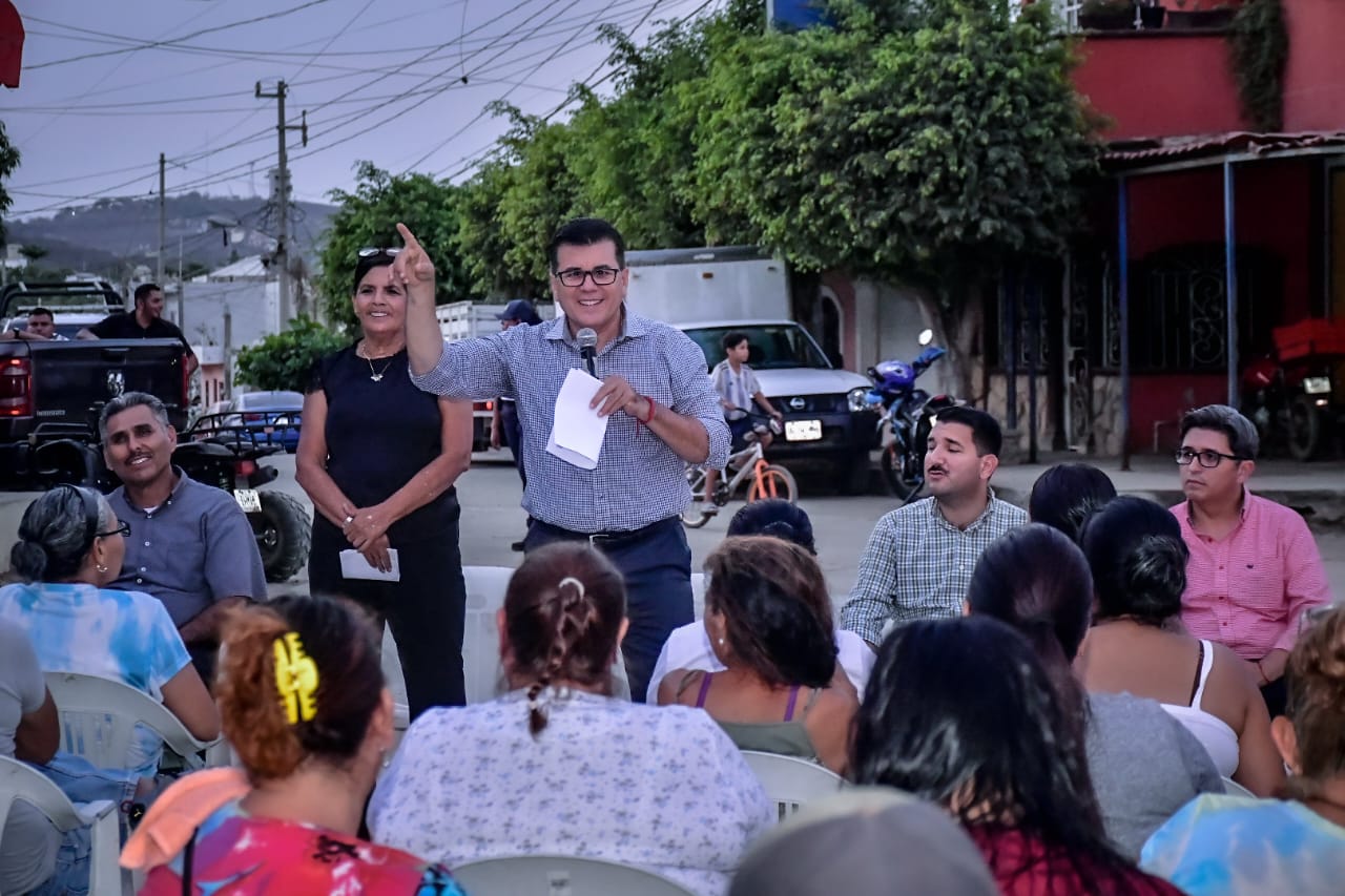 Ahora se da el banderazo de inicio de obra para reponer redes de atarjeas en dos andadores y la Avenida Delfines