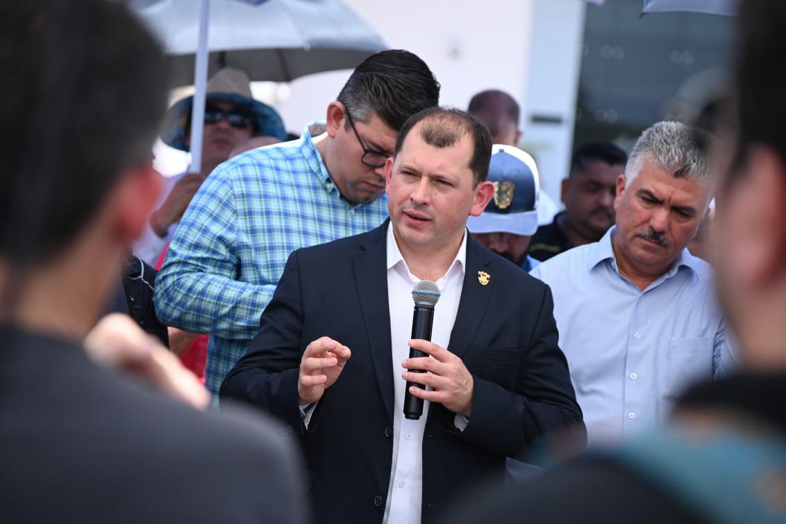 La Universidad Autónoma de Sinaloa (UAS) celebra que el Presidente de la República, licenciado Andrés Manuel López Obrador, haya reiterado el llamado al diálogo y solicitara de nuevo a la Secretaria de Gobernación, Luisa María Alcalde hablar con el Gobernador de Sinaloa Rubén Rocha Moya y mediar una reunión entre las partes a fin de conciliar y dar solución al conflicto al considerar que es tiempo de que se logre un acuerdo.