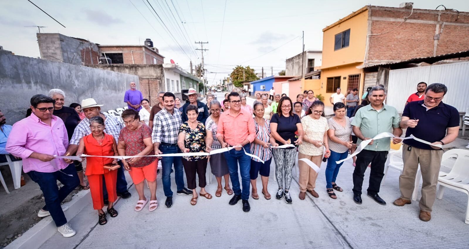 El Alcalde reiteró que estas acciones sociales son gratuitas, ya que se financian con los impuestos de los habitantes.