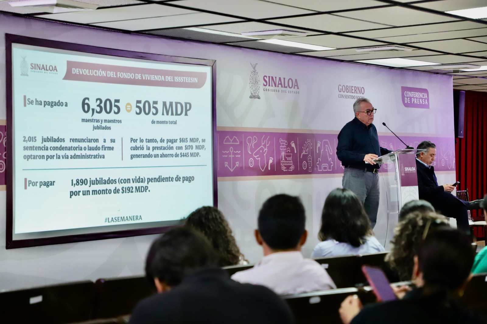 El Gobernador destacó que se ha pagado a 6 mil 305 maestros, a través de la dispersión de 505 millones de pesos y además se ha recategorizado a personal de otras áreas, como salud.
