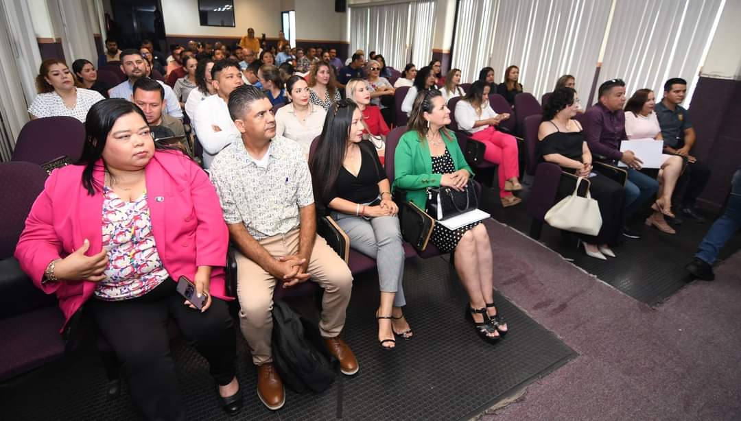 Con el propósito de generar un espacio académico de análisis y presentación de propuestas para el plan de programas de estudios, se puso en marcha el Foro para la Reforma Curricular del Bachillerato Universidad Autónoma de Sinaloa 2024, siendo sede la Preparatoria Rubén Jaramillo.