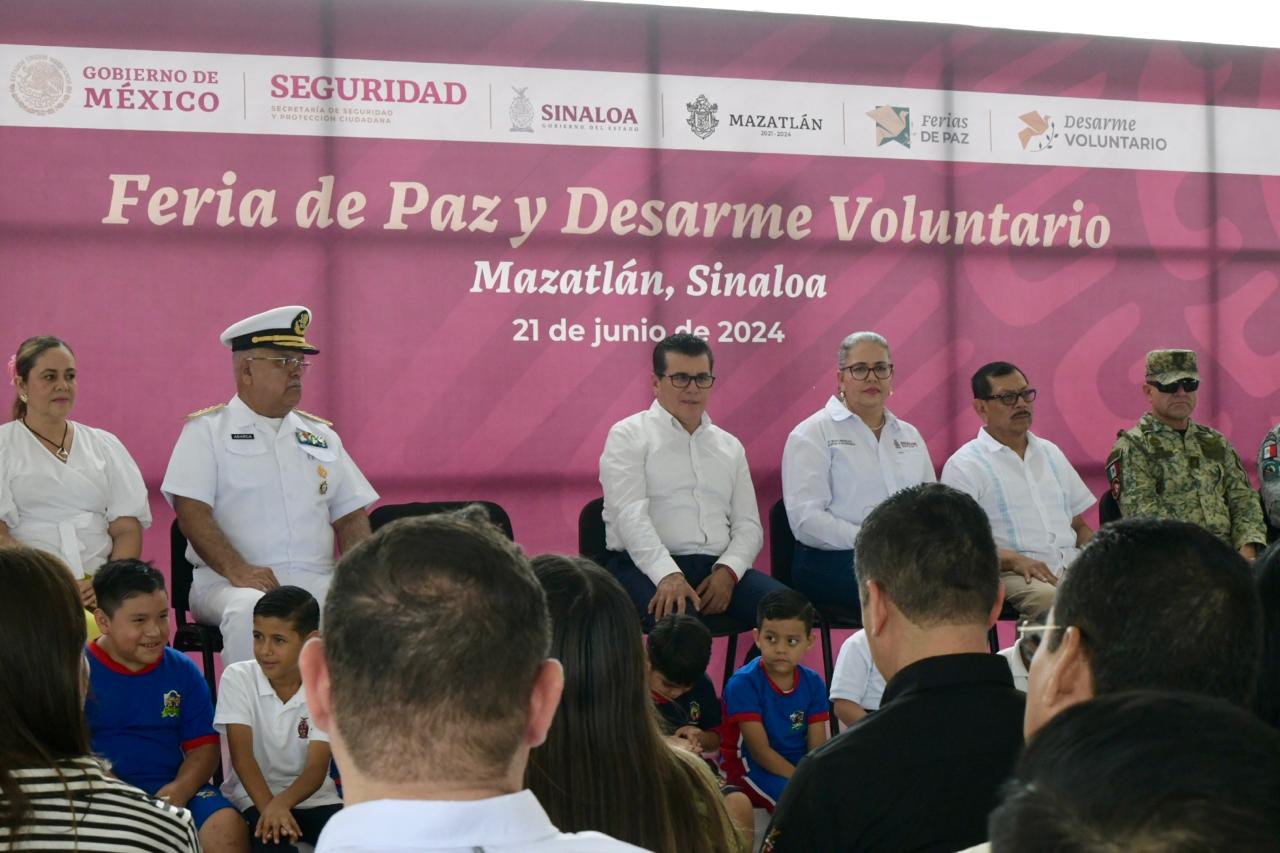 La estrategia en materia de seguridad, paz y justicia impulsada desde el Gobierno de la República y respaldada en Sinaloa por el gobierno de Rubén Rocha Moya, muestra resultados positivos gracias a las políticas que atienden las causas que ocasionan la violencia y el delito, pero además al fomento de programas diversos de apoyo a las y los jóvenes, señaló la Secretaria de Educación Pública y Cultura, Graciela Domínguez Nava.