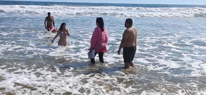 En otra intervención al personal se le pidió apoyo para atender a una dama afectada por quemador