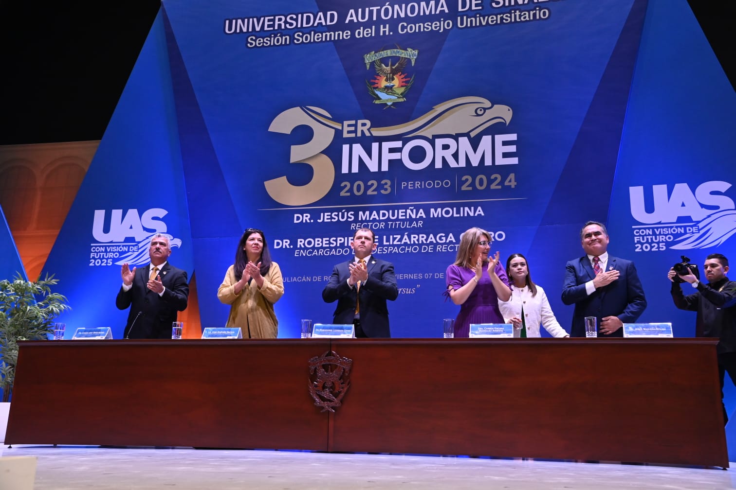 Refrendan defensa de la autonomía y el llamado al dialogo.