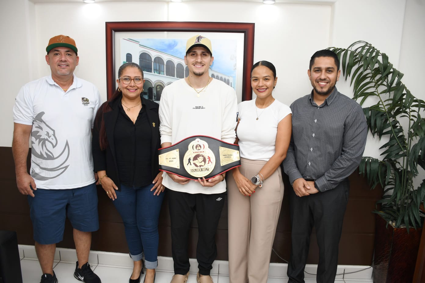 El Estudiante y campeón de boxeo de la Universidad Autónoma de Sinaloa (UAS), Marco Alonso Verde Álvarez “El Green”, vuelve a mostrar su poder como pugilista Mazatleco, consiguiendo de nuevo el triunfo, previo a los Juegos Olímpicos.