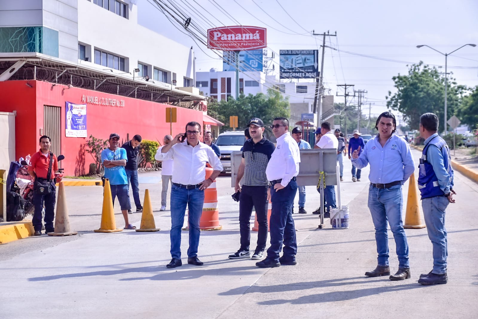 El Alcalde Edgar González supervisó la zona para constatar que se acabaron los derrames de aguas negras y malos olores, ya que con los trabajos realizados se mejora la infraestructura sanitaria.