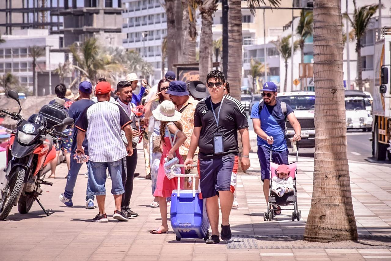 El operativo preventivo y de seguridad en playas y zona urbana también está listo, aseguró el Alcalde Edgar González.