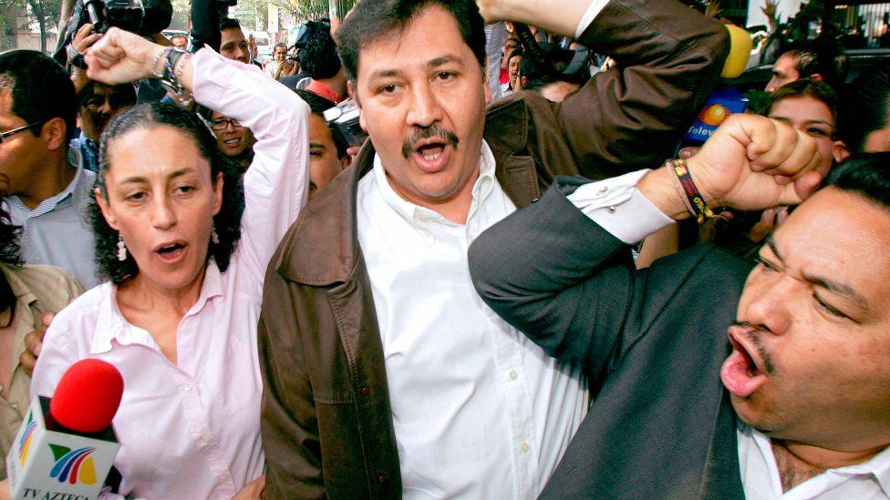 “Hay una tensión obvia porque son diferentes“, dice Arturo Cano, periodista y biógrafo de la presidenta. “Pero comparten proyecto y ella va a ir decidiendo poco a poco qué estilo le impone a su mandato”.