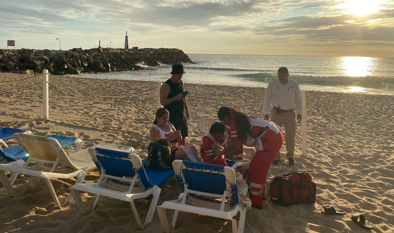 Choque de catamaranes activa protocolos de atención del Escuadrón Acuático. Siete personas fueron llevadas a tierra firme, solo presentaron nerviosismo.