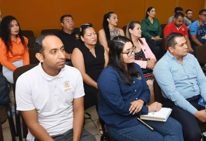 Se realizó una reunión con los directores de las ocho preparatorias y coordinadores académicos de la Unidad Regional Sur, contando con la presencia de autoridades de la Universidad Autónoma de Sinaloa.