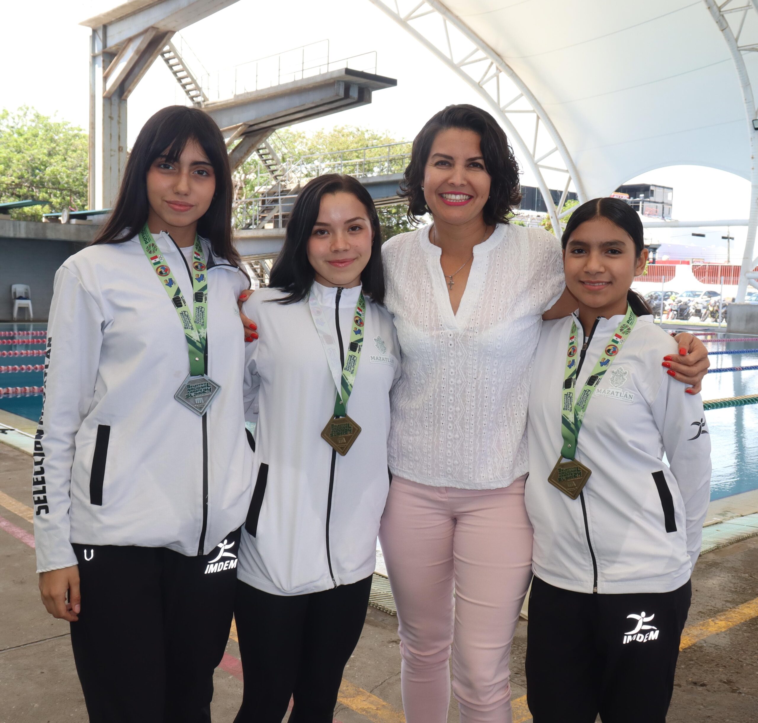 Visitan las oficinas del organismo los medallistas en Juegos Nacionales Conade y los clasificados al Panamericano de Sao Paulo, Brasil