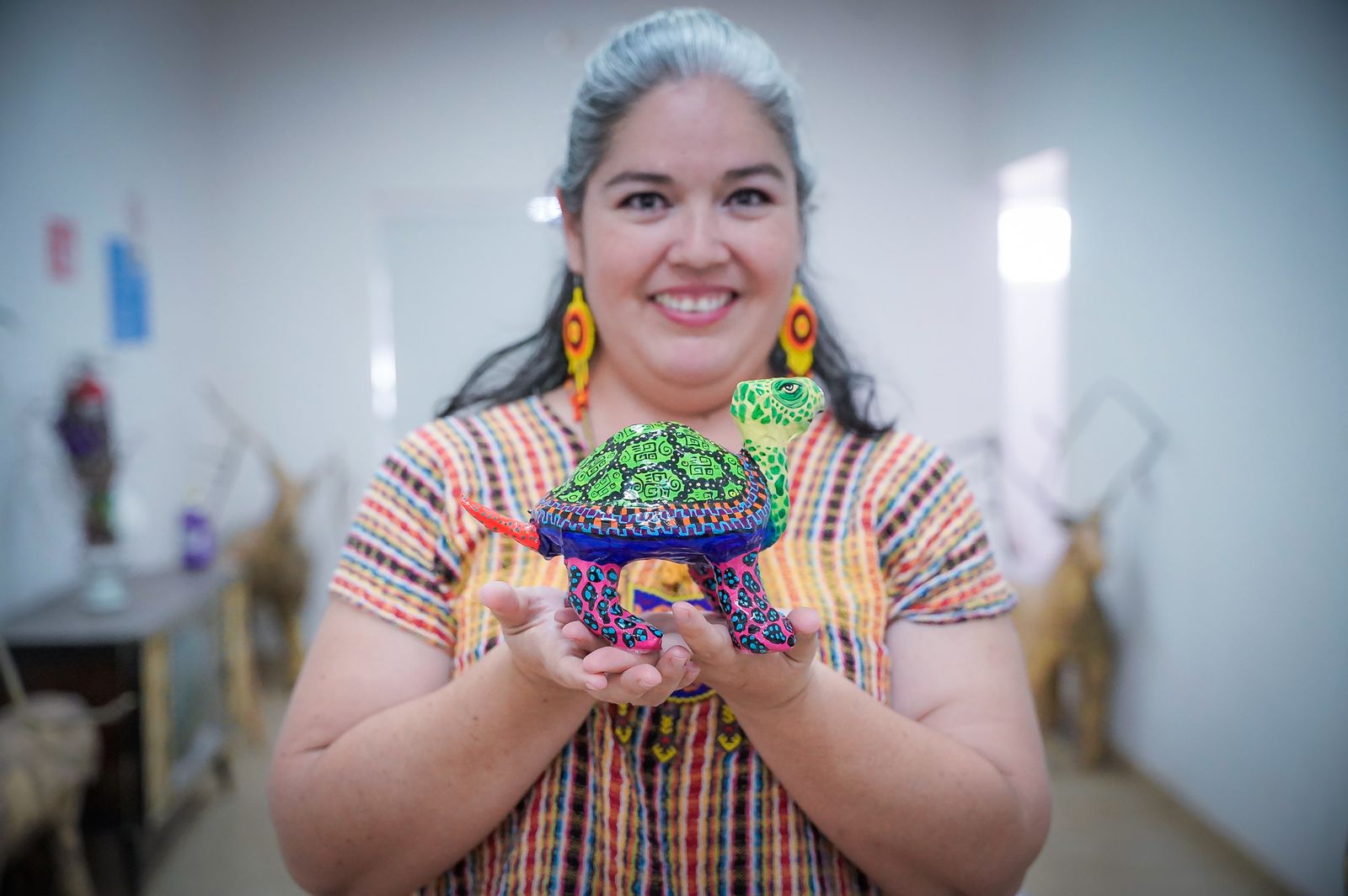 Dio inicio la segunda edición de este programa de la Secretaría de Economía que busca fortalecer la actividad artesanal mediante capacitaciones en innovación, diseño y estrategias de venta. Este año, además de la creación de aldeas digitales, se incluye el Premio “Innovarte Sinaloa 2024”, incentivando el desarrollo y reconocimiento de los artesanos participantes.