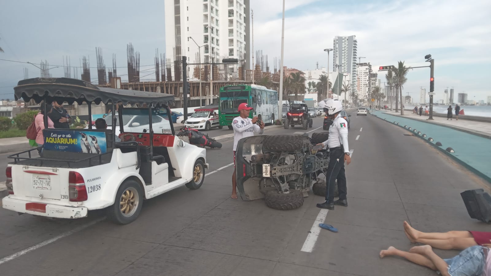 -	Al parecer, el conductor de la cuatrimoto, es el que impactó por alcance a la unidad de dos ruedas