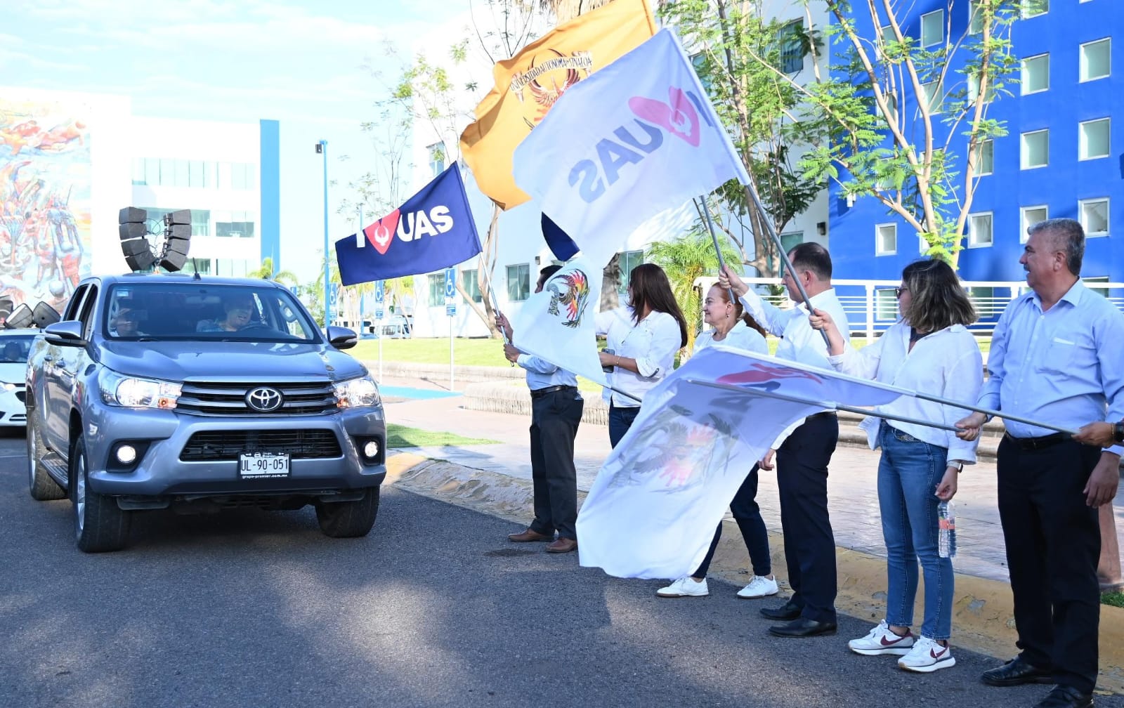 En alrededor de 450 vehículos, universitarios realizan perifoneo en todo el estado denunciando el ataque y el discurso de odio del Gobernador contra la UAS