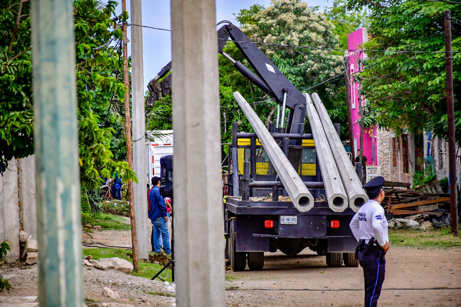 Habitantes de la colonia Presas del Valle cristalizan su sueño con la red para la electrificación de sus viviendas.