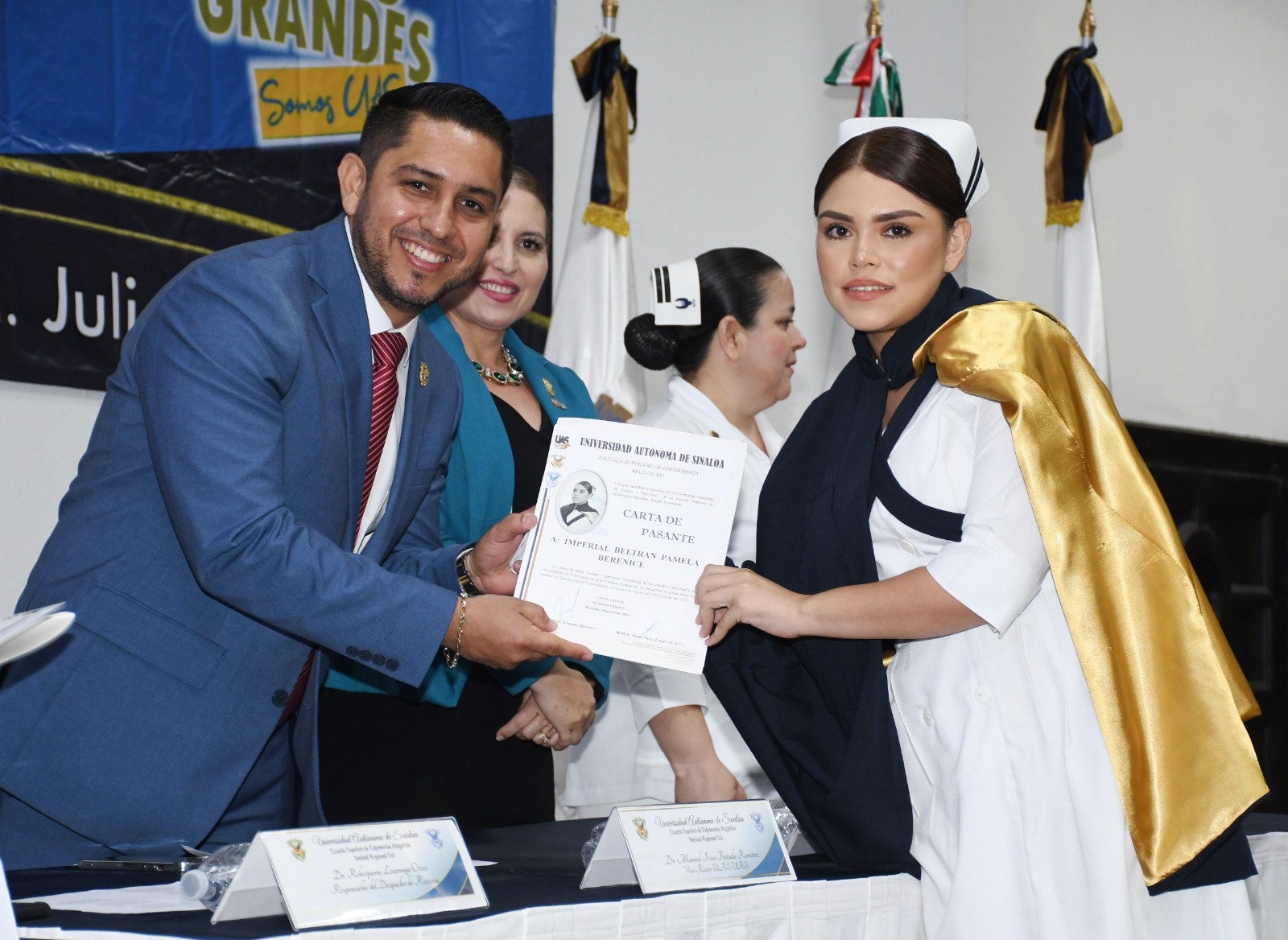 Solemne y emotiva resultó la ceremonia de graduación de la XIII Generación 2020-2024 de la licenciatura en Enfermería que emerge de la Escuela Superior de Enfermería Mazatlán (ESEM) perteneciente a la Universidad Autónoma de Sinaloa.