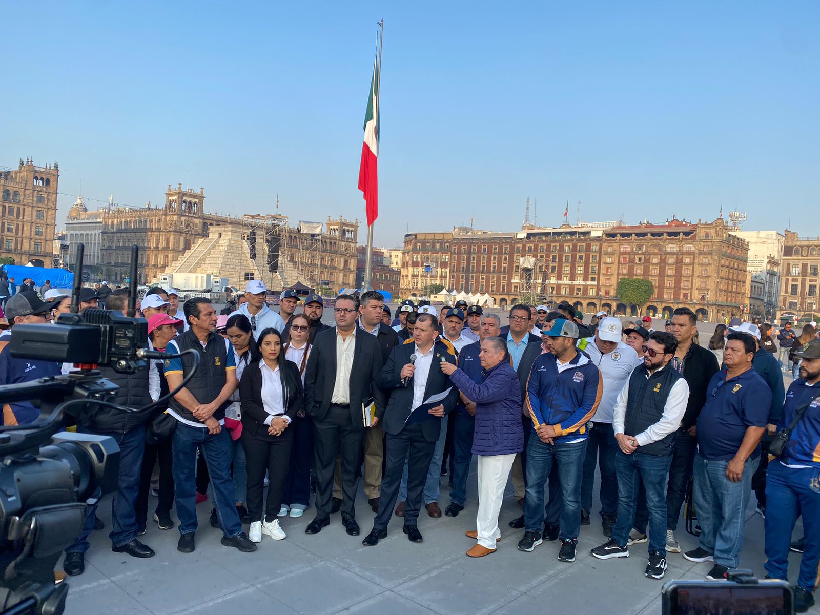 Entregan documento a AMLO agradeciendo su apertura a resolver el conflicto y denunciando la persecución y el discurso de odio contra la UAS