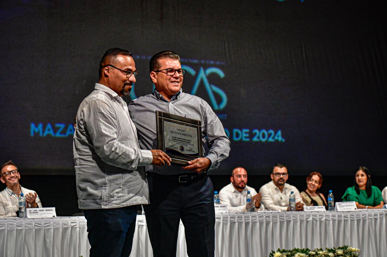 El Alcalde Edgar González resaltó la colaboración existente entre el Gobierno Municipal y la Unidad, enfocada en mejorar la calidad de vida de los ciudadanos que acuden a los Centros en busca de apoyo y atención.