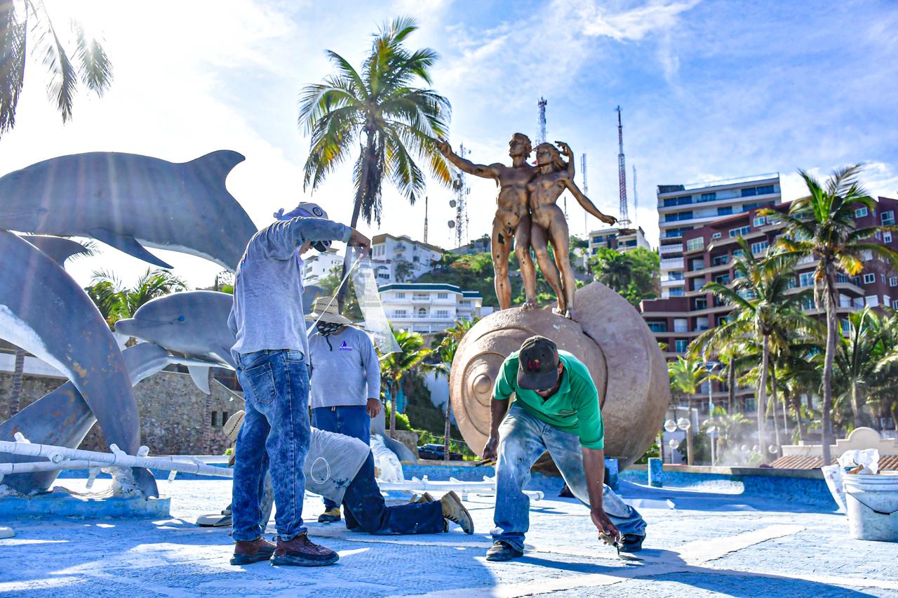 El proyecto de restauración de monumentos y paradores fotográficos, impulsado por el Alcalde Edgar González, continúa en marcha para devolver su esplendor a estos importantes puntos emblemáticos. Esta mañana se agregó al listado el monumento “A la Continuidad de la vida” ubicado sobre el Paseo Claussen. 