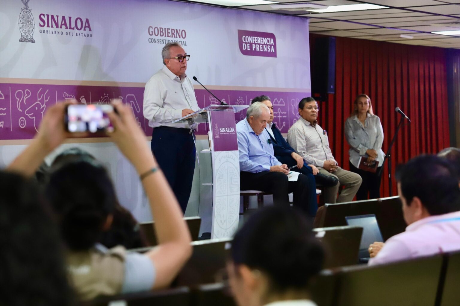 El mandatario estatal externó su pésame a la esposa e hijos de Héctor Melesio Cuén Ojeda