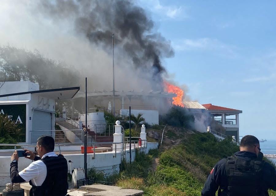 Dos personas lesionadas fueron atendidas y trasladadas a recibir atención médica a un hospital, la zona del cerro del Vigía fue cerrada a la circulación.