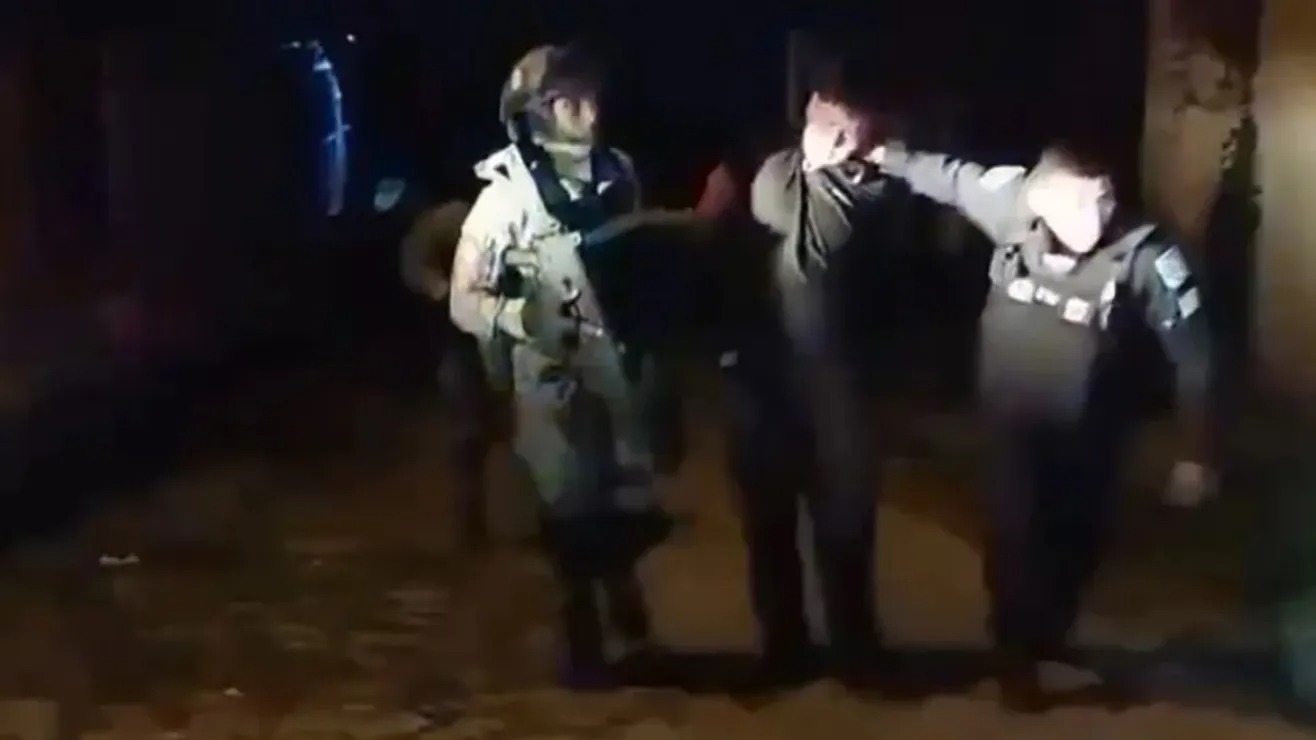 Una madre acudió a las autoridades del estado de Morelos para denunciar la desaparición de su hijo, pero momentos después lo identificó en un video como el joven sicario que asesinó a un policía