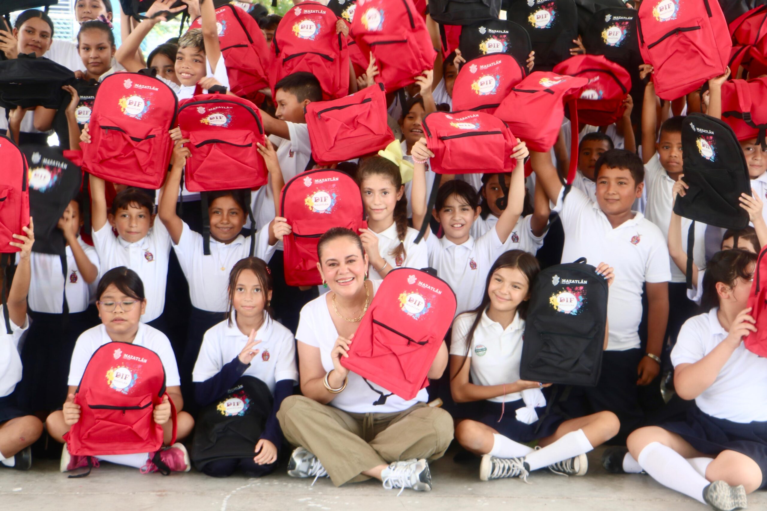 En total se estarán otorgando 2 mil 500 apoyos