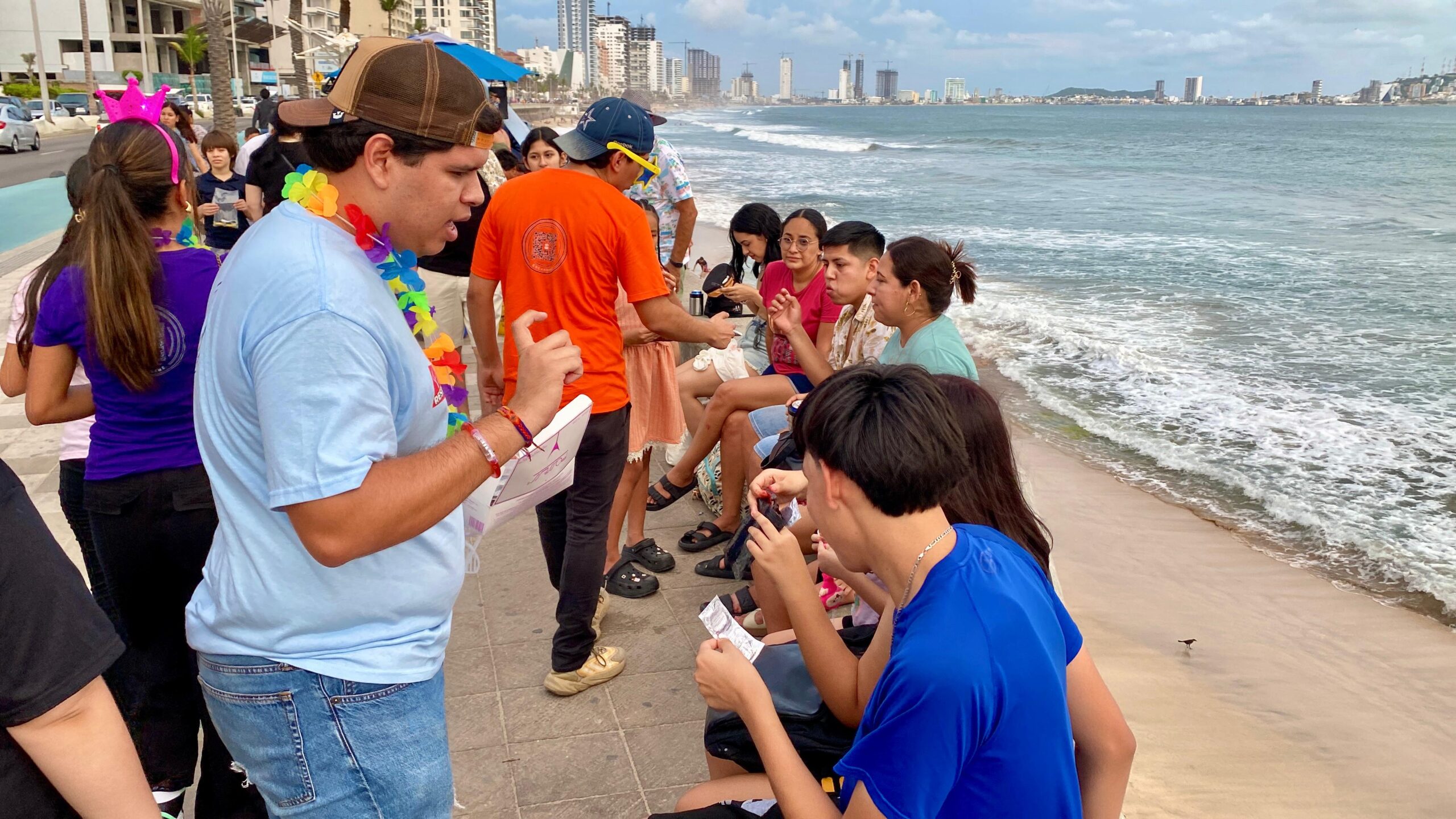 El funcionario informó que esta campaña se mantendrá de manera permanente a partir de este fin de semana y hasta el final de la administración en puntos de afluencia de jóvenes como Punto Valentinos, los paradores fotográficos, Monumento al Pescador y la zona de Olas Altas.