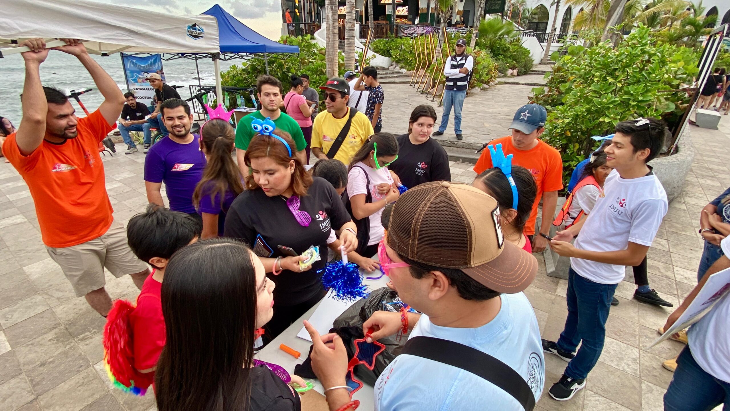 La tarde de este viernes arrancó la campaña “Fiestero Responsable” por parte del Instituto Municipal de la Juventud.