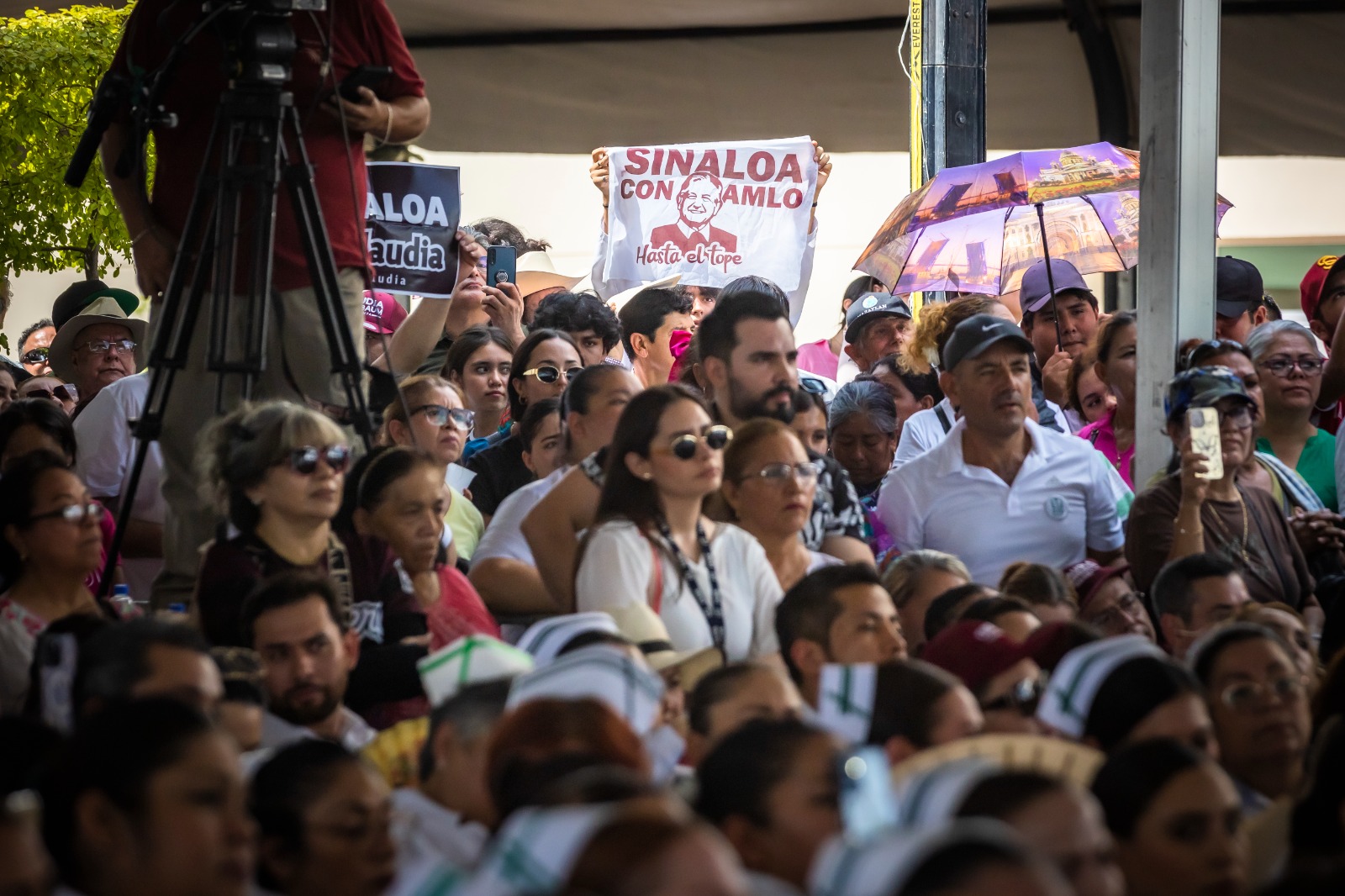 Acompañado por el presidente de la República, Andrés Manuel López Obrador y por la virtual presidenta electa de México, Claudia Sheinbaum Pardo, el gobernador Rubén Rocha Moya inauguró junto con ambos el nuevo Hospital General de Culiacán “Bernardo J. Gastélum”, que operará bajo el nuevo sistema de salud del IMSS Bienestar, con servicios totalmente gratuitos para toda la población no derechohabiente de los sistemas de seguridad social tradicionales como son el IMSS y el ISSSTE.