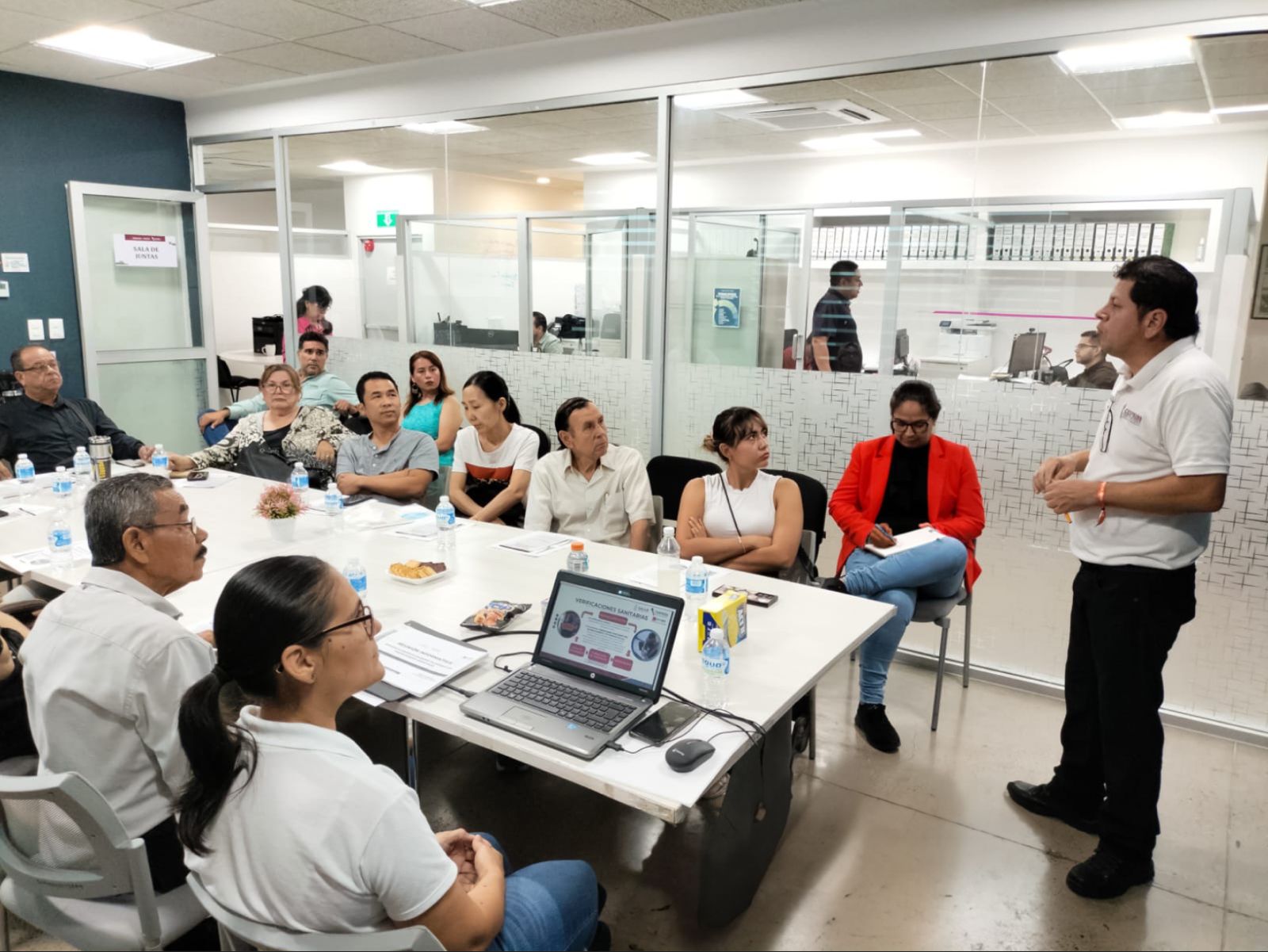 Con la finalidad de presentar la normatividad que deben tener sus productos en materia de salud.