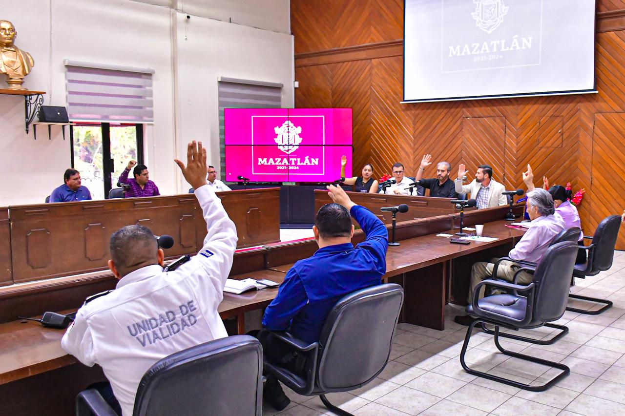 El Consejo Municipal de Seguridad Pública aprobó la creación de una página oficial de carácter comunicativo en redes sociales, y una línea telefónica donde la ciudadanía pueda denunciar algún abuso policial, esto se llevó a cabo en una sesión encabezada por el Alcalde Edgar González.