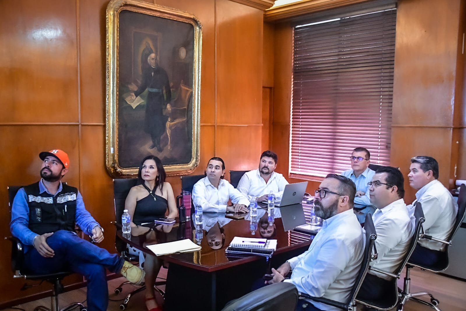 El Alcalde y el Superintendente se reunieron con el fin de dialogar acerca de las diversas problemáticas relacionadas con el suministro de energía eléctrica en las zonas urbana y rural del municipio.