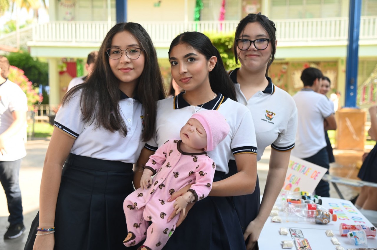 La Universidad Autónoma de Sinaloa (UAS), a través de la Unidad de Bienestar Universitario (UBU) que encabeza la doctora Sofía Angulo de Madueña, tiene a bien colaborar con instituciones federales de salud, como es el Instituto Mexicano del Seguro Social (IMSS) para impulsar y desarrollar estrategias dentro y fuera de la Casa Rosalina con la meta de concientizar a la sociedad en una cultura de prevención y cuidado de la salud.