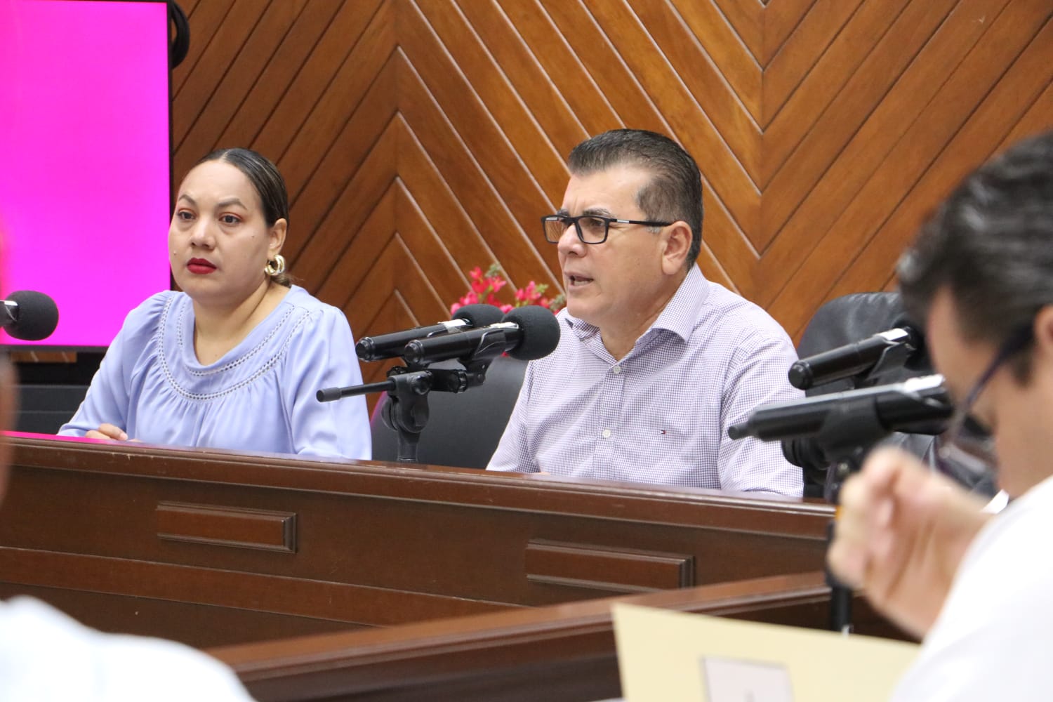 Por su parte el Alcalde Edgar González explicó que este era un espacio que no existía como un área deportiva, por lo tanto no es cambiar o sustituir el nombre; además, que el municipio se encargará económicamente del sostenimiento de ese espacio.