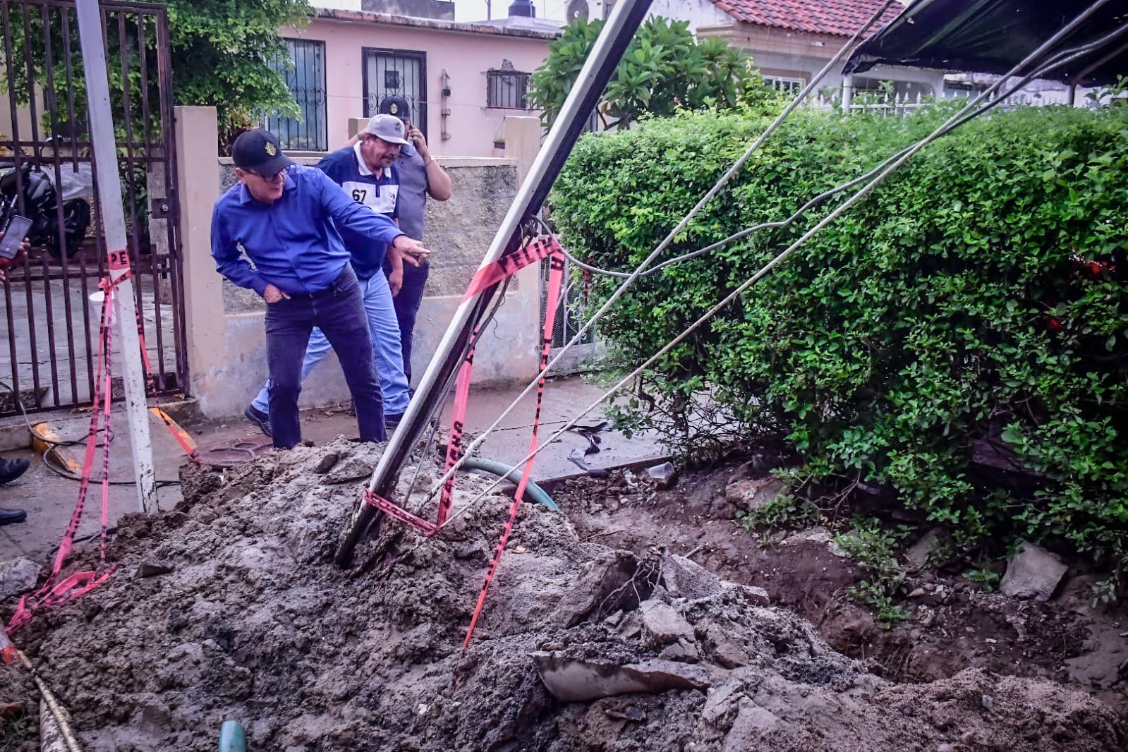 Esta acción pretende mitigar los problemas de desbordamiento de aguas residuales y taponamiento de tuberías que por años afectaron a los vecinos.