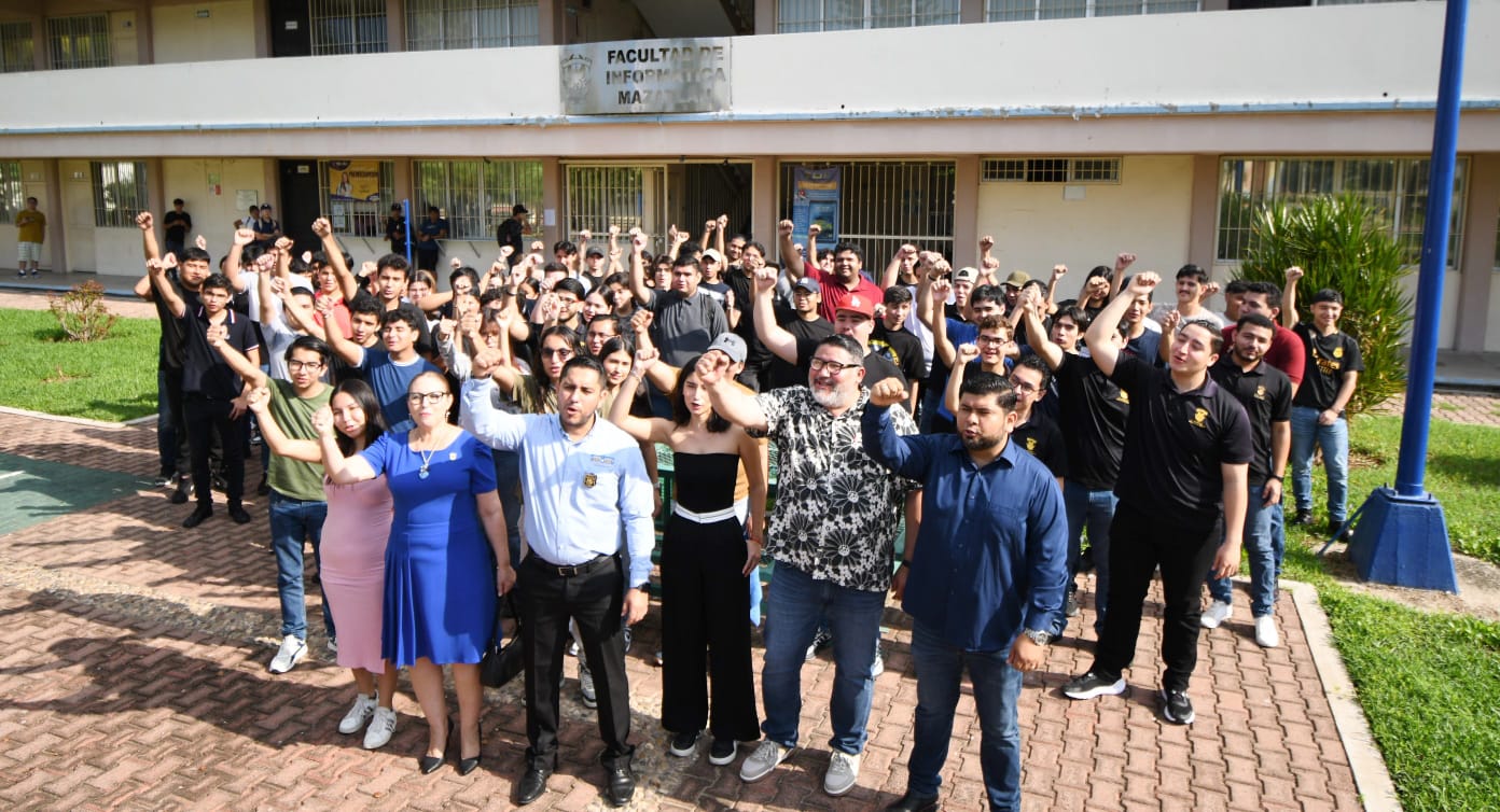 Es el caso de la Unidad Regional Sur, que brindó cabida en sus 25 Unidades Académicas y 11 extensiones a los estudiantes en sus campus de Bachillerato y Nivel Profesional. En dicho contexto, el Vicerrector de la zona, recibió y deseó el mejor de los éxitos al entusiasta alumnado que ingresa a la comunidad universitaria.