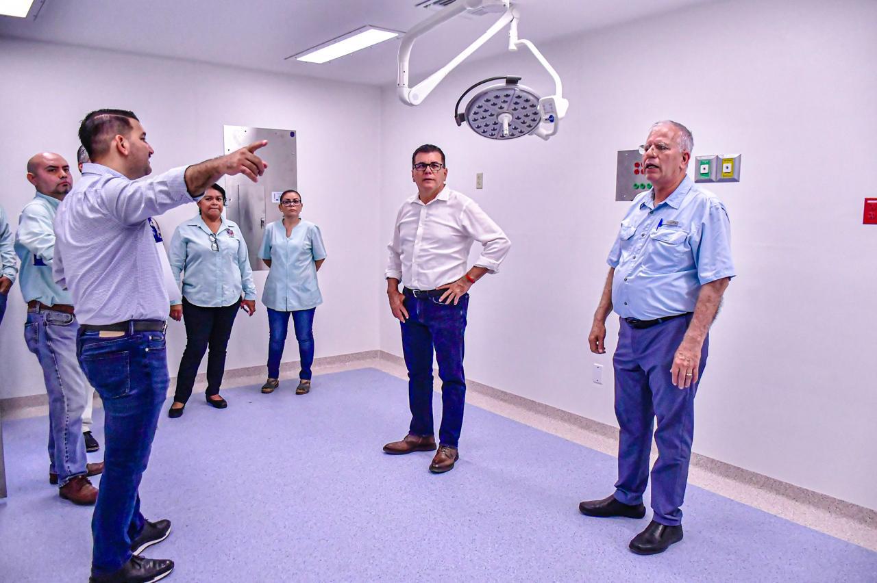 El Director de Servicios Médicos informó que se ha logrado completar la construcción del quirófano y está en la fase final de equipamiento.