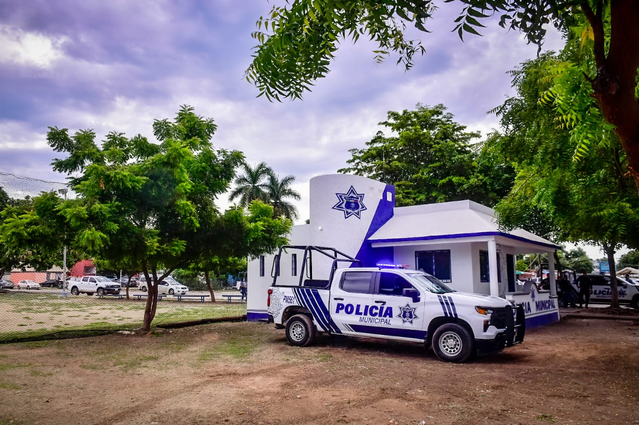 El Alcalde Edgar González mencionó que se rehabilitarán 13 casetas en total, con una inversión aproximada de un millón 800 mil pesos.