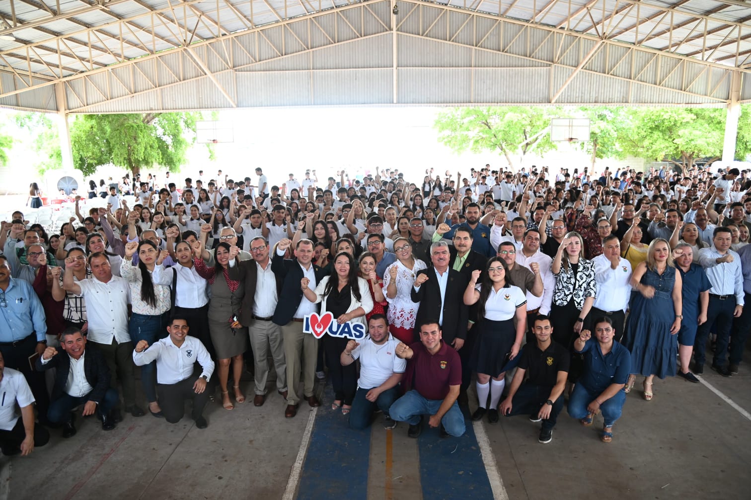 Con una matrícula de casi 17 mil estudiantes, de los cuales más de 5 mil 300 son de nuevo ingreso, el Encargado del Despacho de Rectoría, doctor Robespierre Lizárraga Otero, inauguró el ciclo escolar 2024-2025 en la Unidad Regional Centro Norte (URCN), en donde invitó a integrarse y sumar esfuerzos para mantener y fortalecer el pacto social.